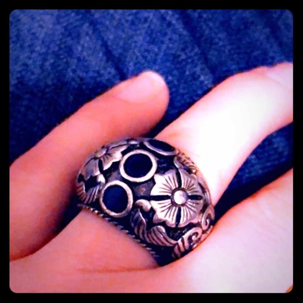 Size 7 Lucky Brand ring